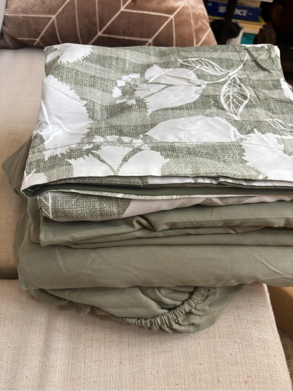 BLOOMHAVEN King Sheet Set -6 Pieces Olive Green Set For All Seasons, King